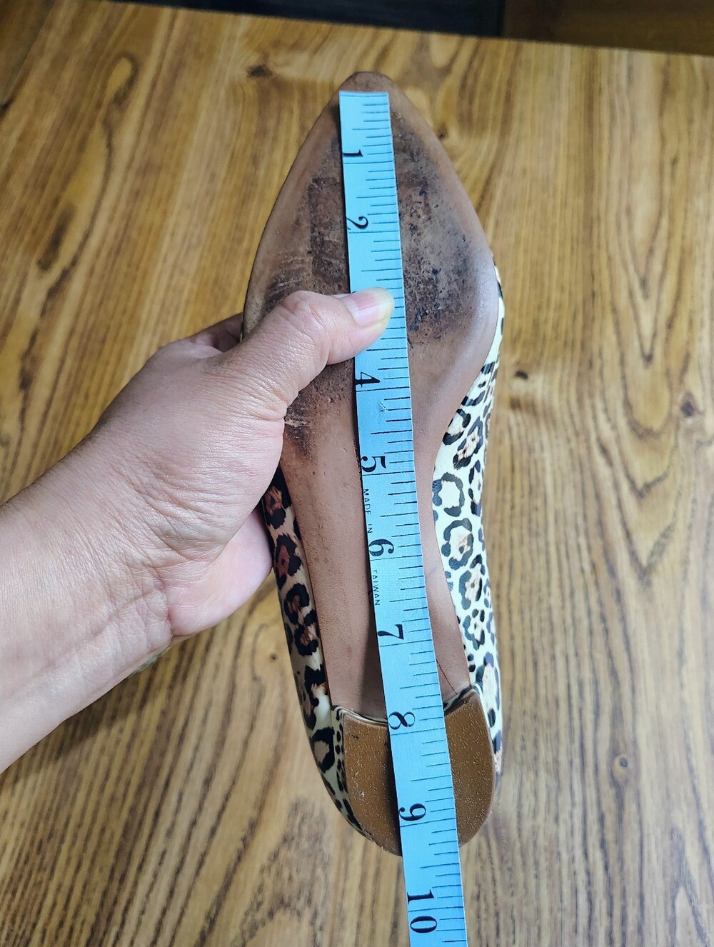 Manolo Blahnik Leather Pointed-Toe Leopard Print Women's Flats Beige Black 36½. - Picture 13 of 15